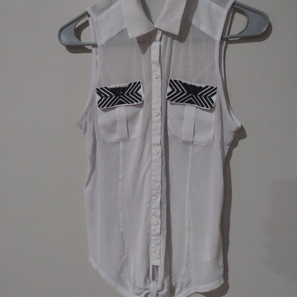 Bebe Sleeveless Button down Blouse